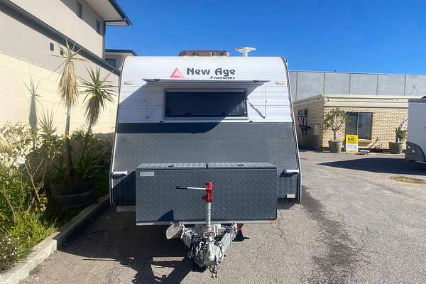 2014 New Age Caravans BIG RED BR19ES2
