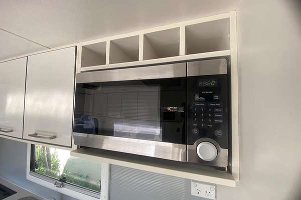 2014 New Age Caravans BIG RED BR19ES2