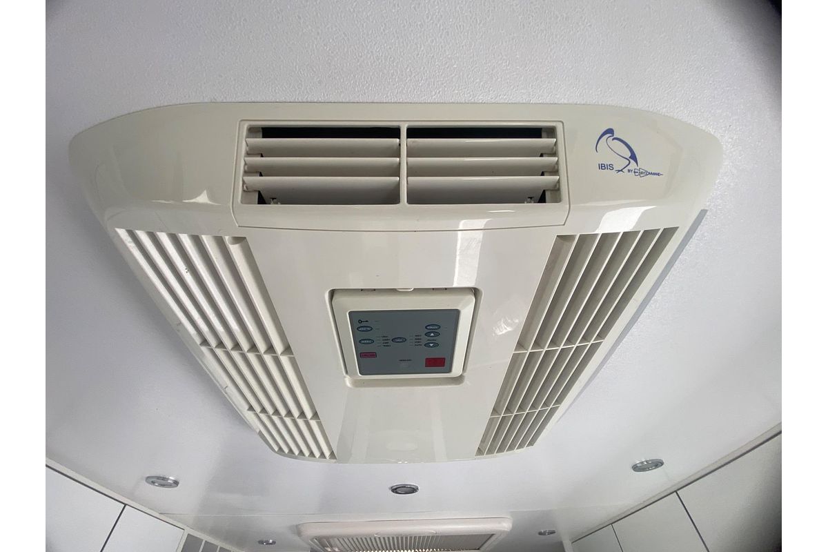 2014 New Age Caravans BIG RED BR19ES2