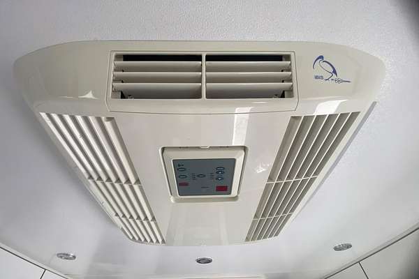 2014 New Age Caravans BIG RED BR19ES2