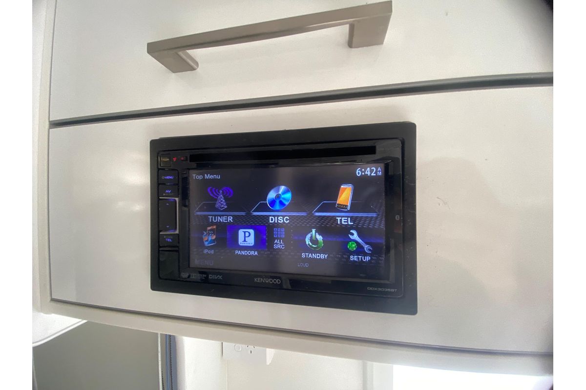 2014 New Age Caravans BIG RED BR19ES2