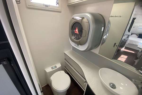 2014 New Age Caravans BIG RED BR19ES2