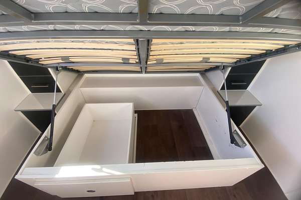 2014 New Age Caravans BIG RED BR19ES2