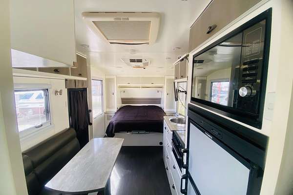 2018 Van Cruiser Caravans INTERCEPTOR