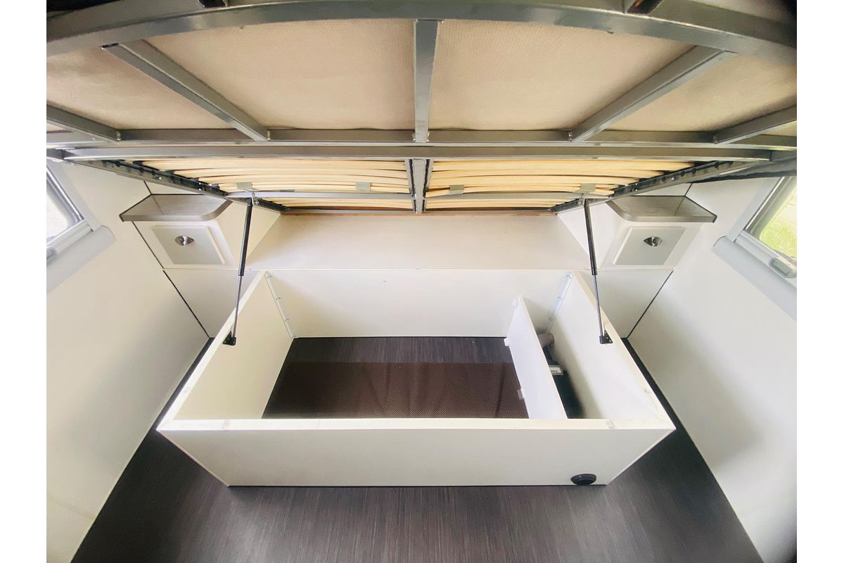 2018 Van Cruiser Caravans INTERCEPTOR