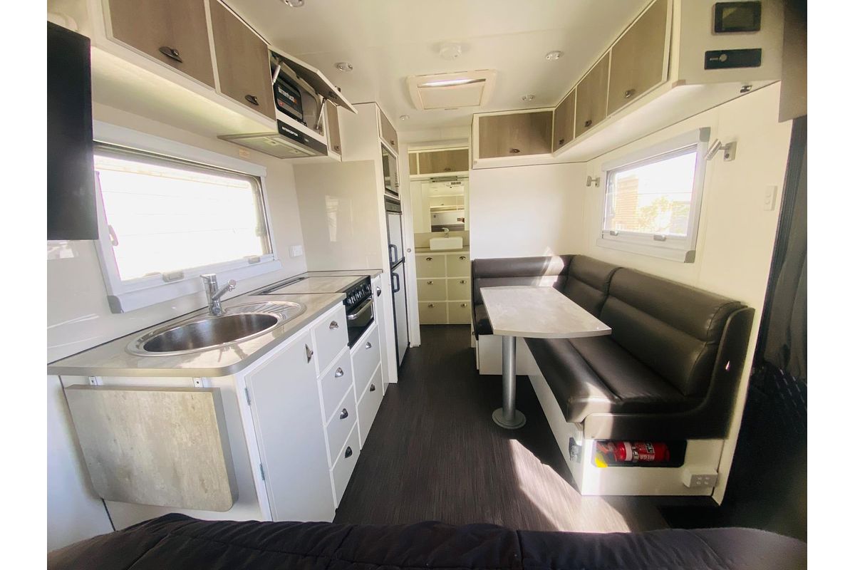 2018 Van Cruiser Caravans INTERCEPTOR