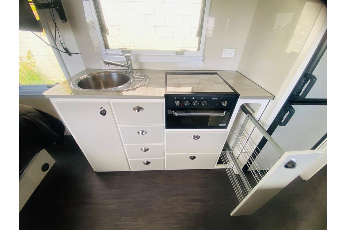 2018 Van Cruiser Caravans INTERCEPTOR