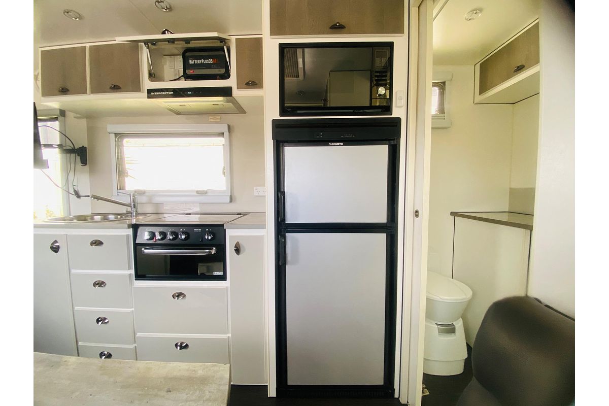 2018 Van Cruiser Caravans INTERCEPTOR