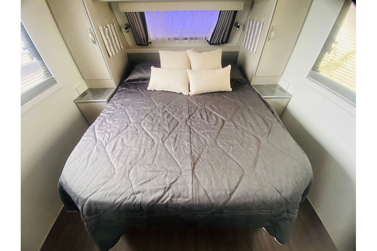 2017 Supreme CLASSIC