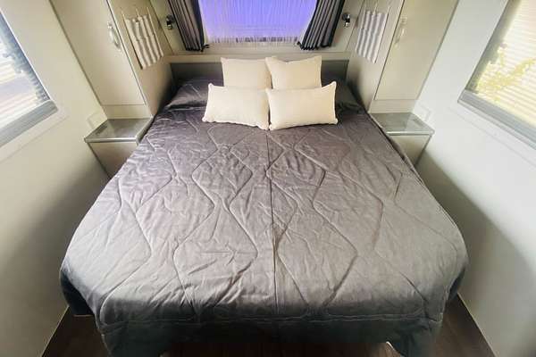 2017 Supreme CLASSIC