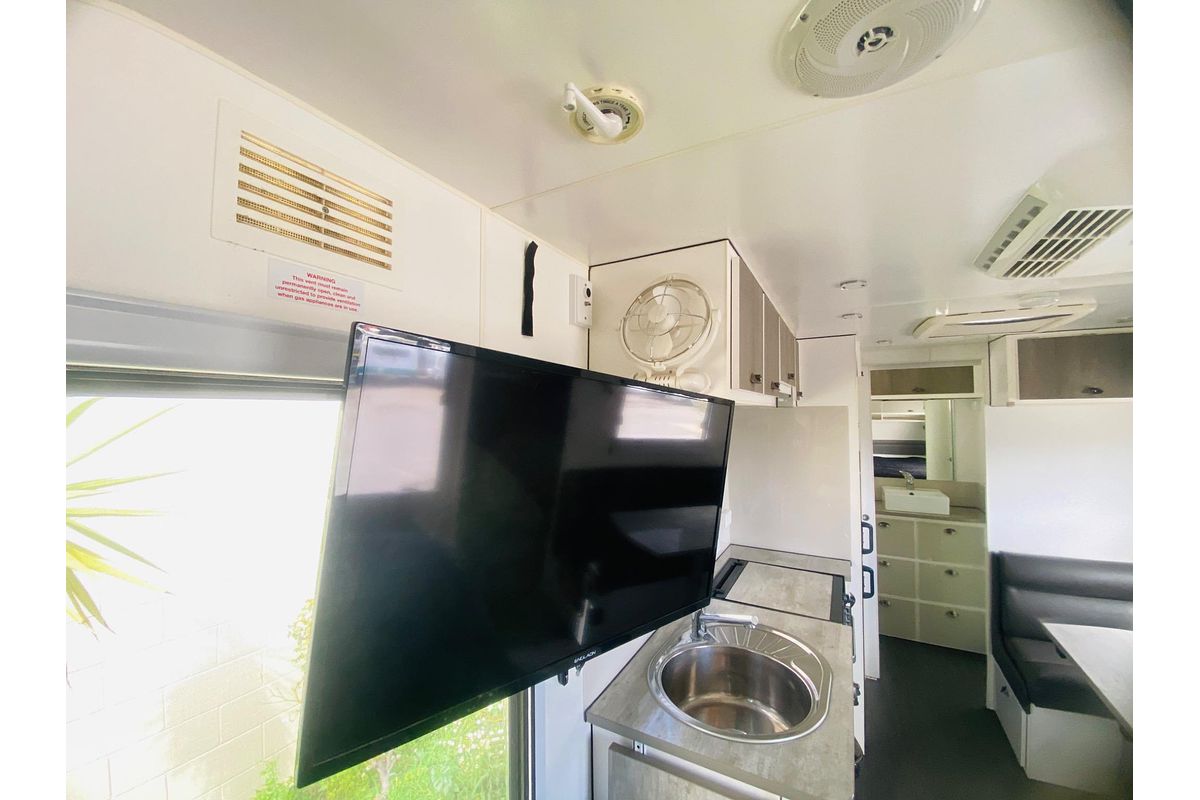 2018 Van Cruiser Caravans INTERCEPTOR