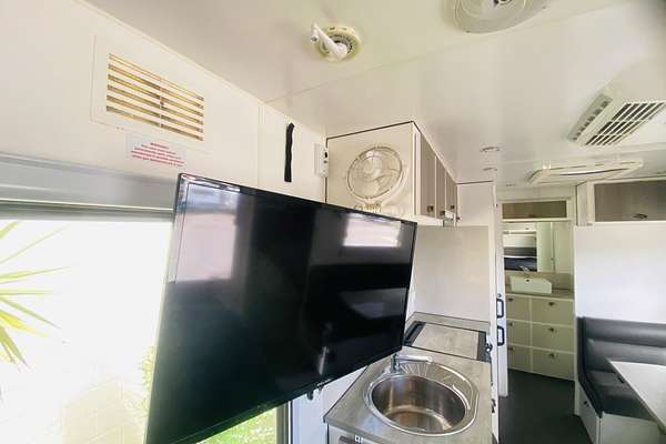 2018 Van Cruiser Caravans INTERCEPTOR