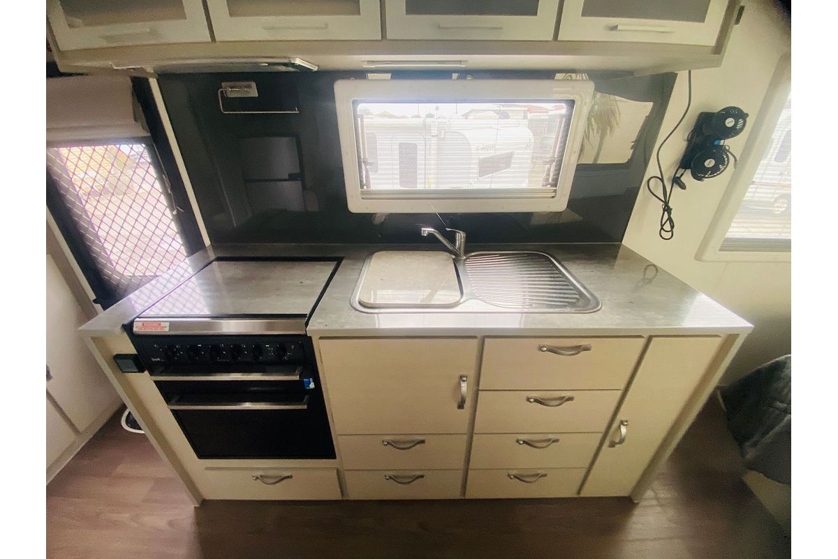 2017 Supreme CLASSIC