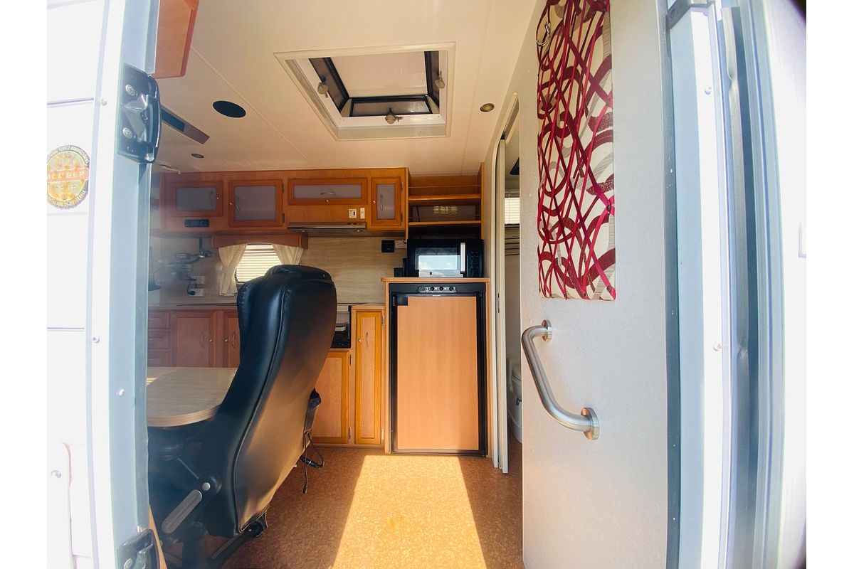 2011 Windsor GENESIS II