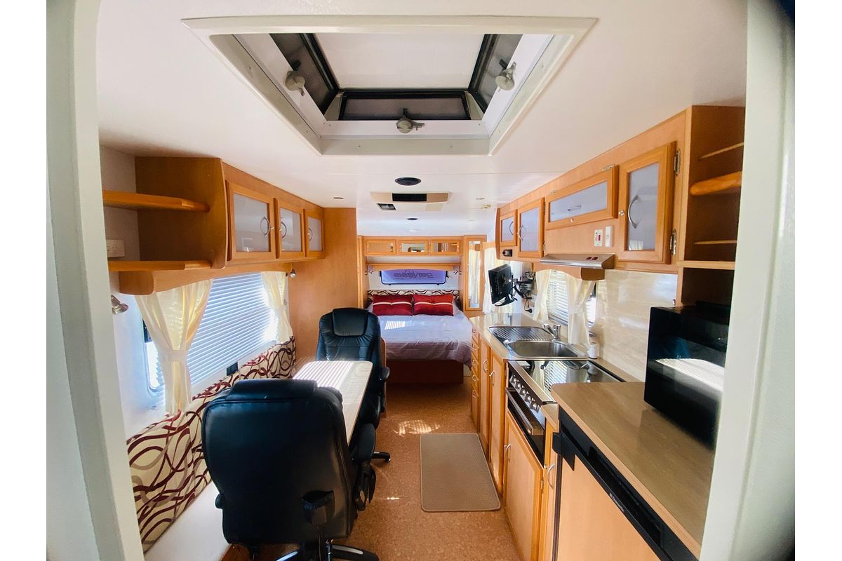 2011 Windsor GENESIS II