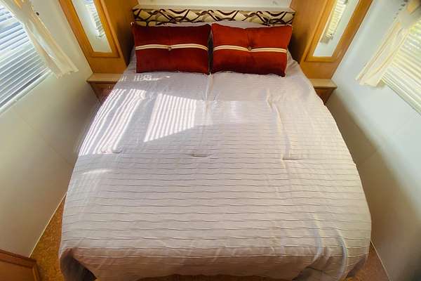 2011 Windsor GENESIS II