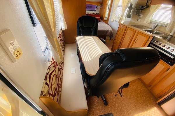 2011 Windsor GENESIS II