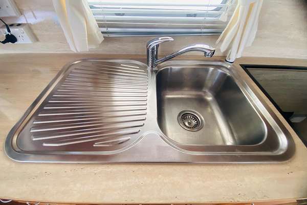 2011 Windsor GENESIS II