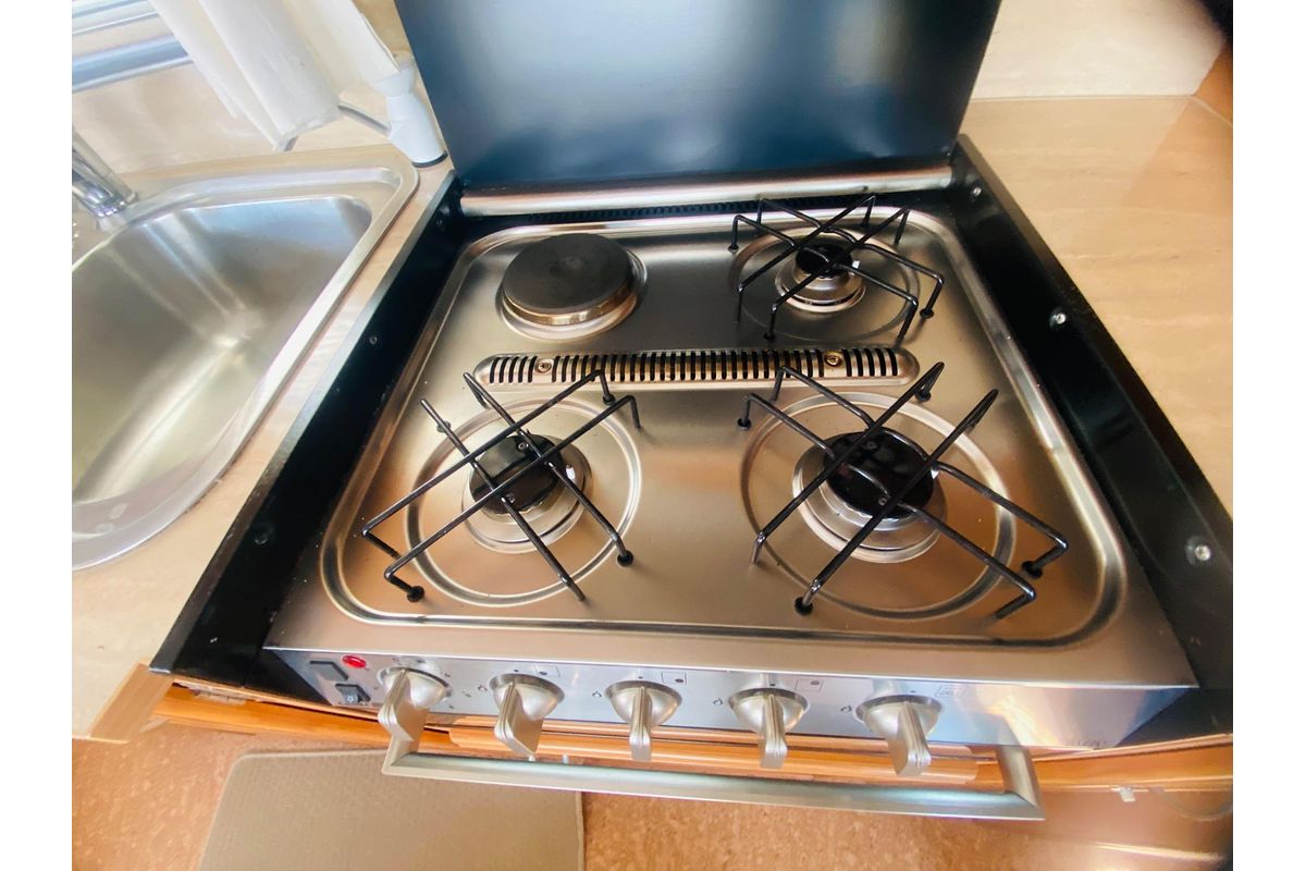 2011 Windsor GENESIS II