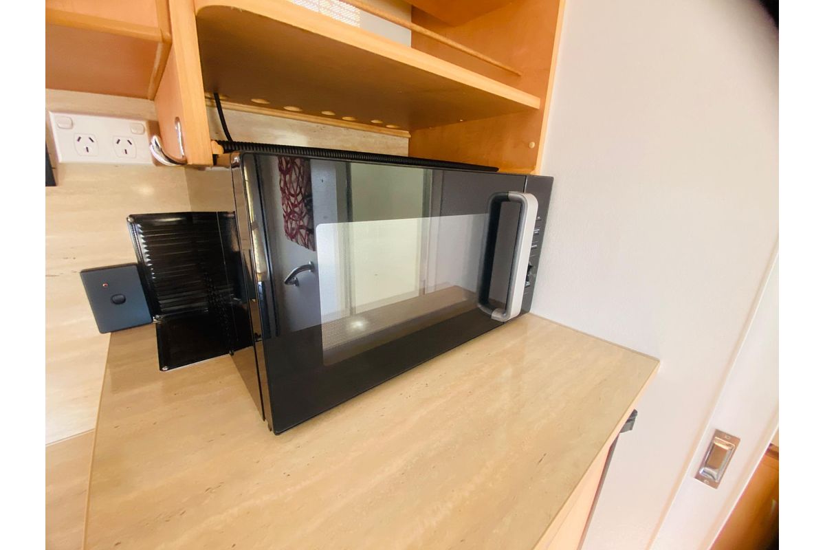 2011 Windsor GENESIS II