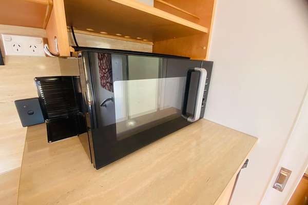 2011 Windsor GENESIS II