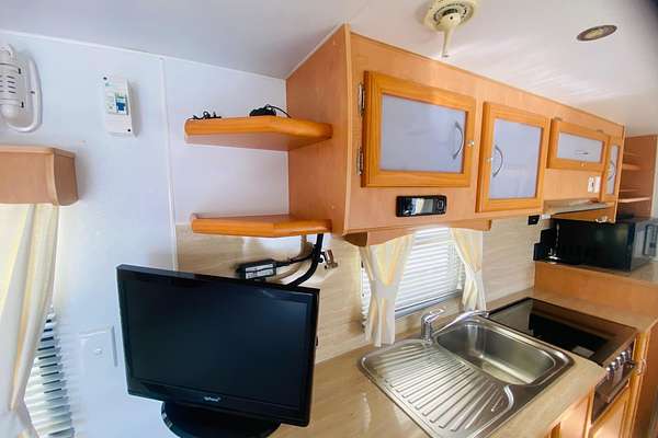 2011 Windsor GENESIS II