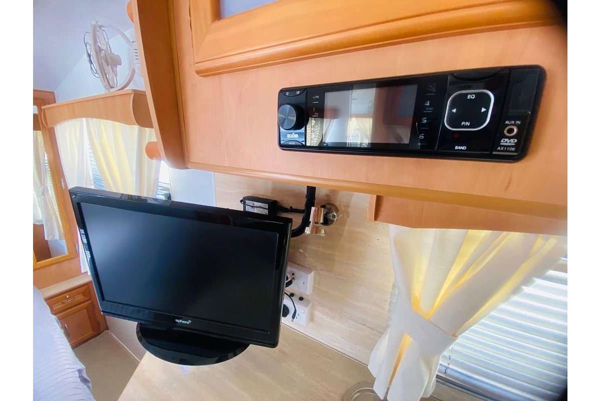 2011 Windsor GENESIS II