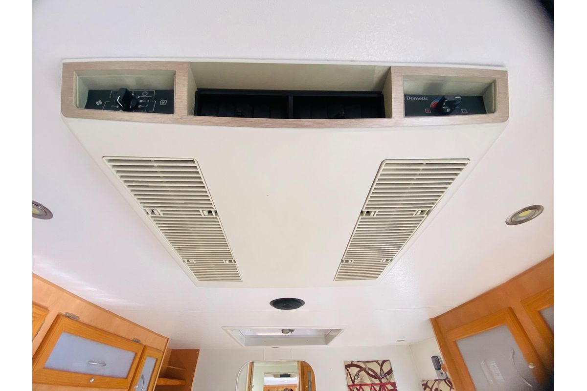 2011 Windsor GENESIS II