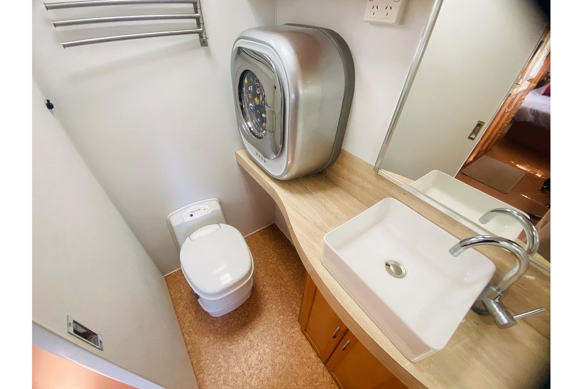 2011 Windsor GENESIS II