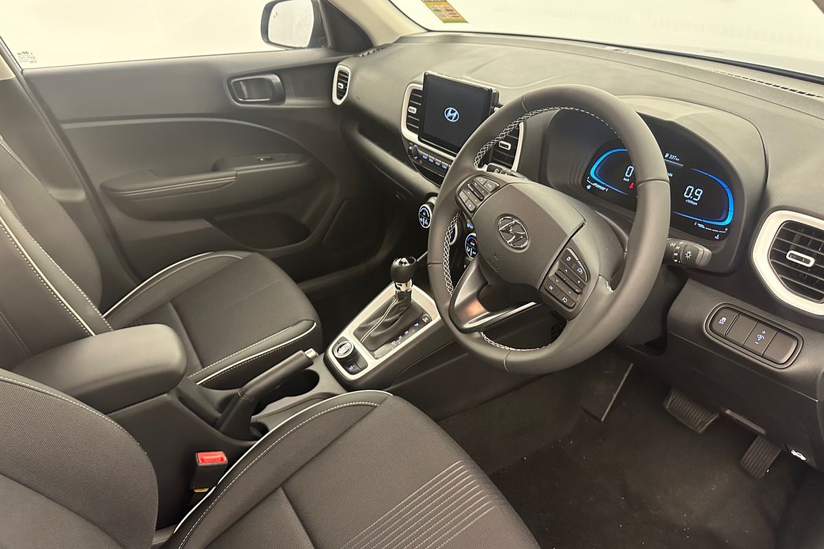 2025 Hyundai Venue Elite QX.V5