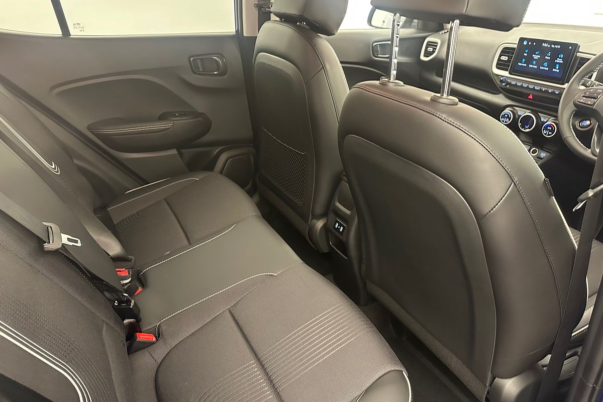 2025 Hyundai Venue Elite QX.V5