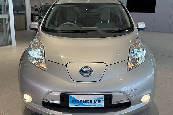 2015 Nissan LEAF AZE0