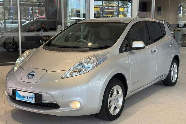 2015 Nissan LEAF AZE0