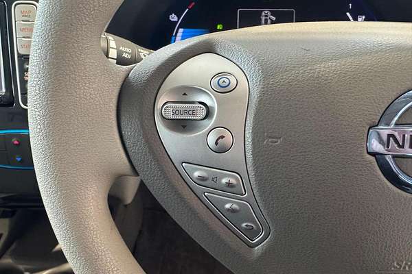 2015 Nissan LEAF AZE0