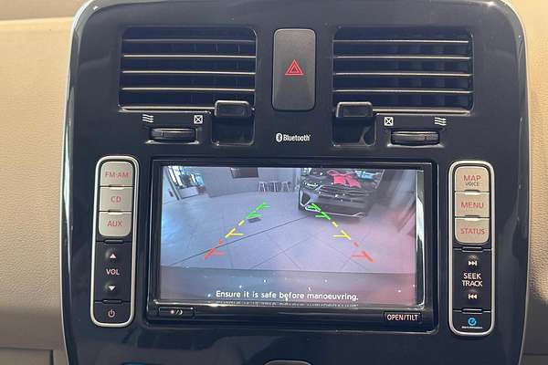 2015 Nissan LEAF AZE0