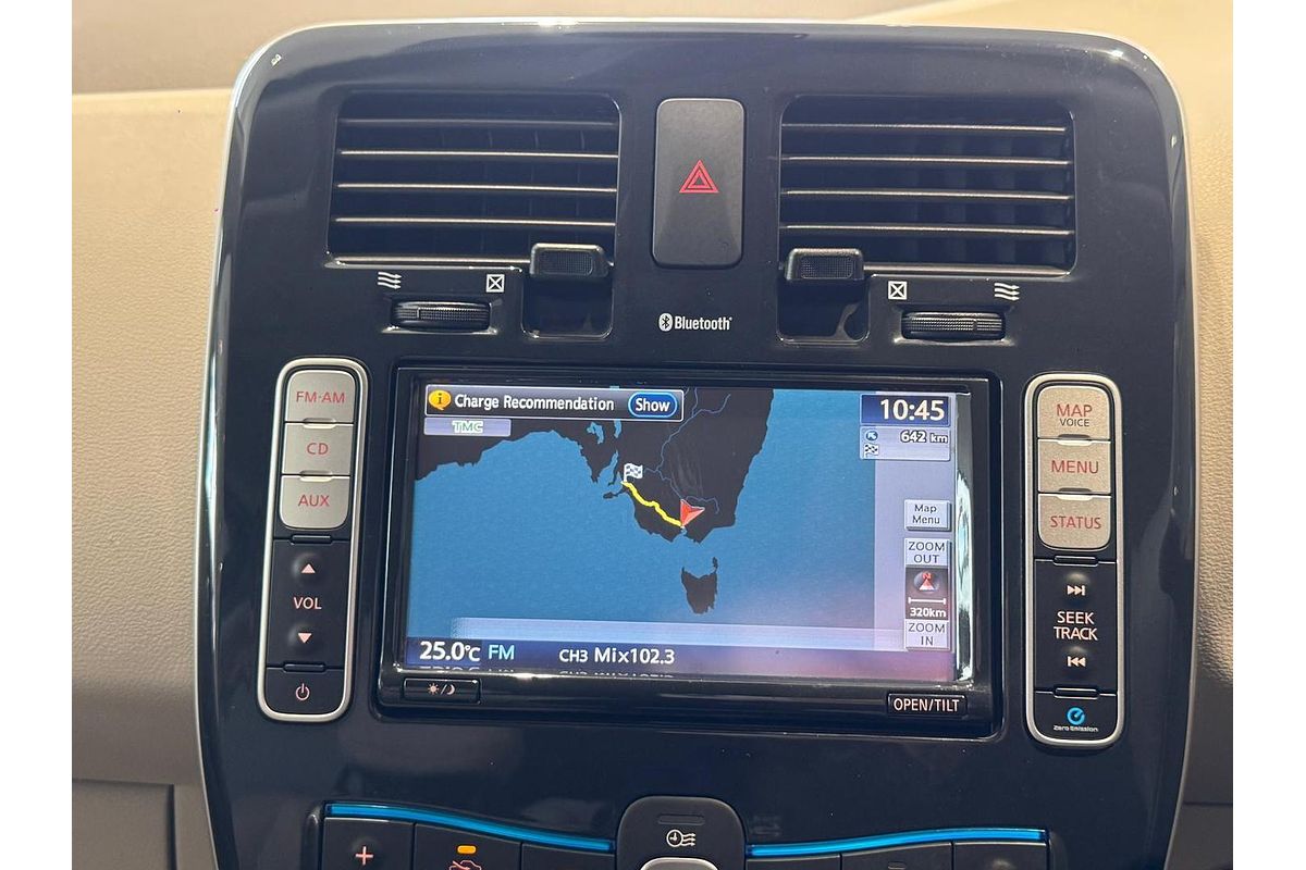 2015 Nissan LEAF AZE0