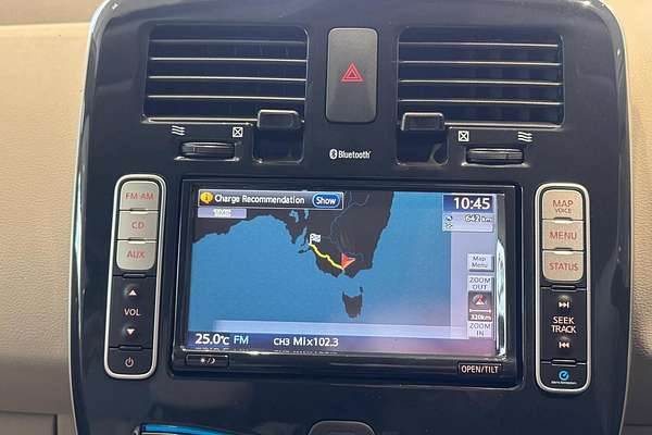 2015 Nissan LEAF AZE0