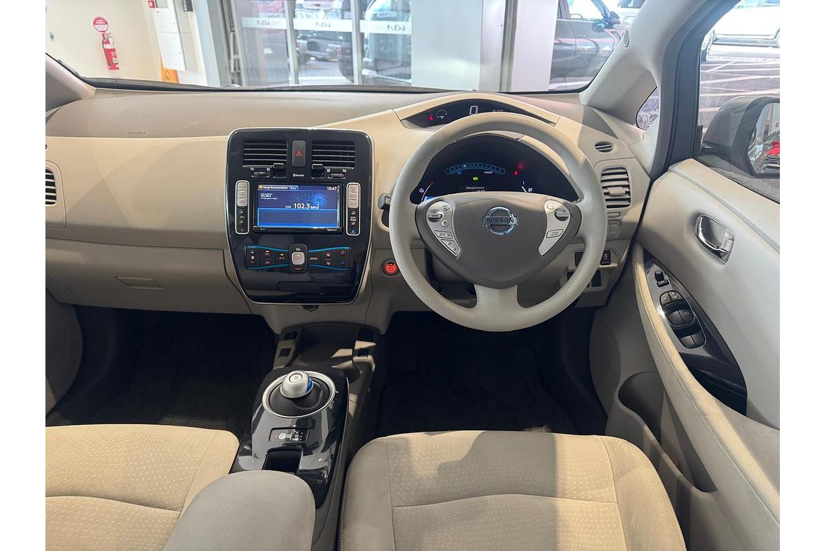 2015 Nissan LEAF AZE0