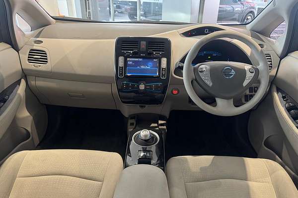 2015 Nissan LEAF AZE0