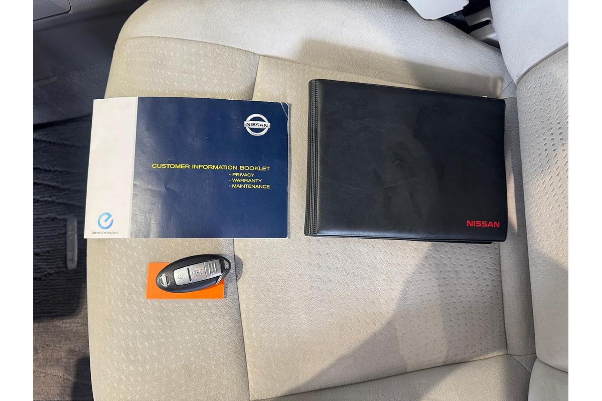 2015 Nissan LEAF AZE0