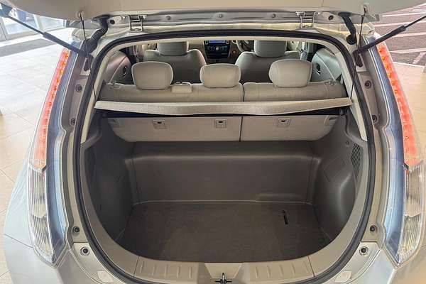 2015 Nissan LEAF AZE0