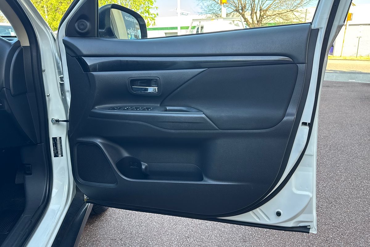 2019 Mitsubishi Outlander ES ZL