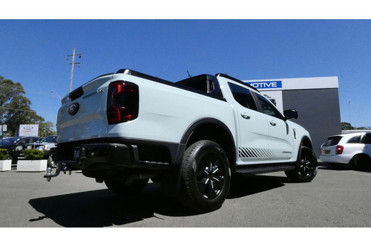 2025 Ford Ranger PHEV Stormtrak 4X4 2.3L