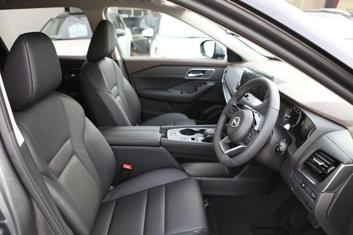 2025 Nissan X-TRAIL ST-L T33