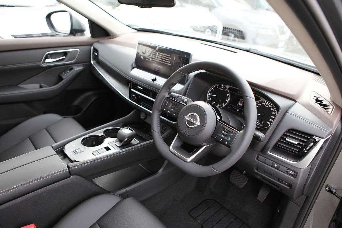 2025 Nissan X-TRAIL ST-L T33