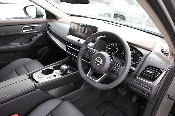 2025 Nissan X-TRAIL ST-L T33