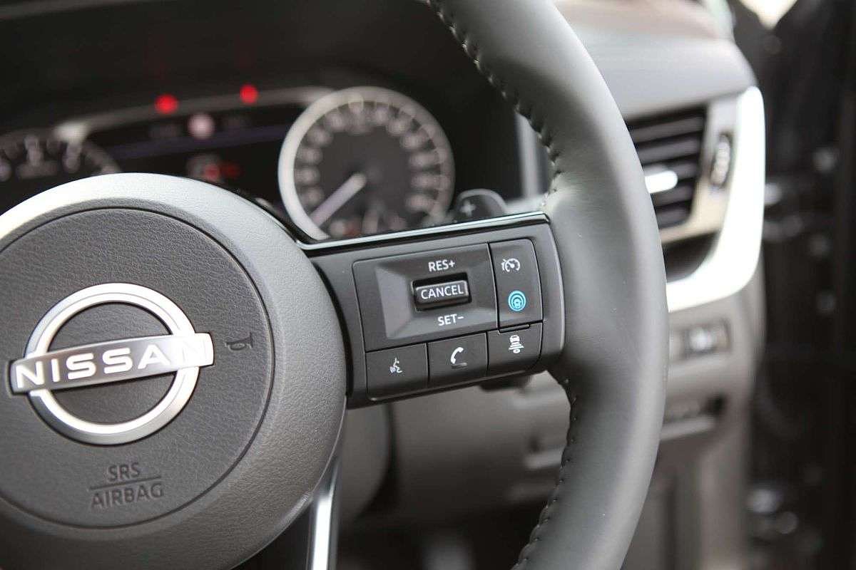 2025 Nissan X-TRAIL ST-L T33