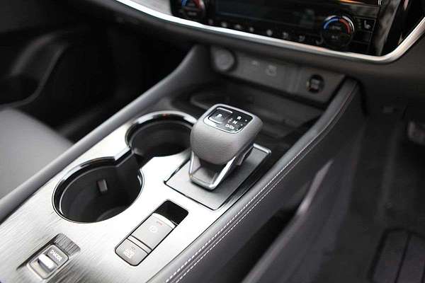 2025 Nissan X-TRAIL ST-L T33