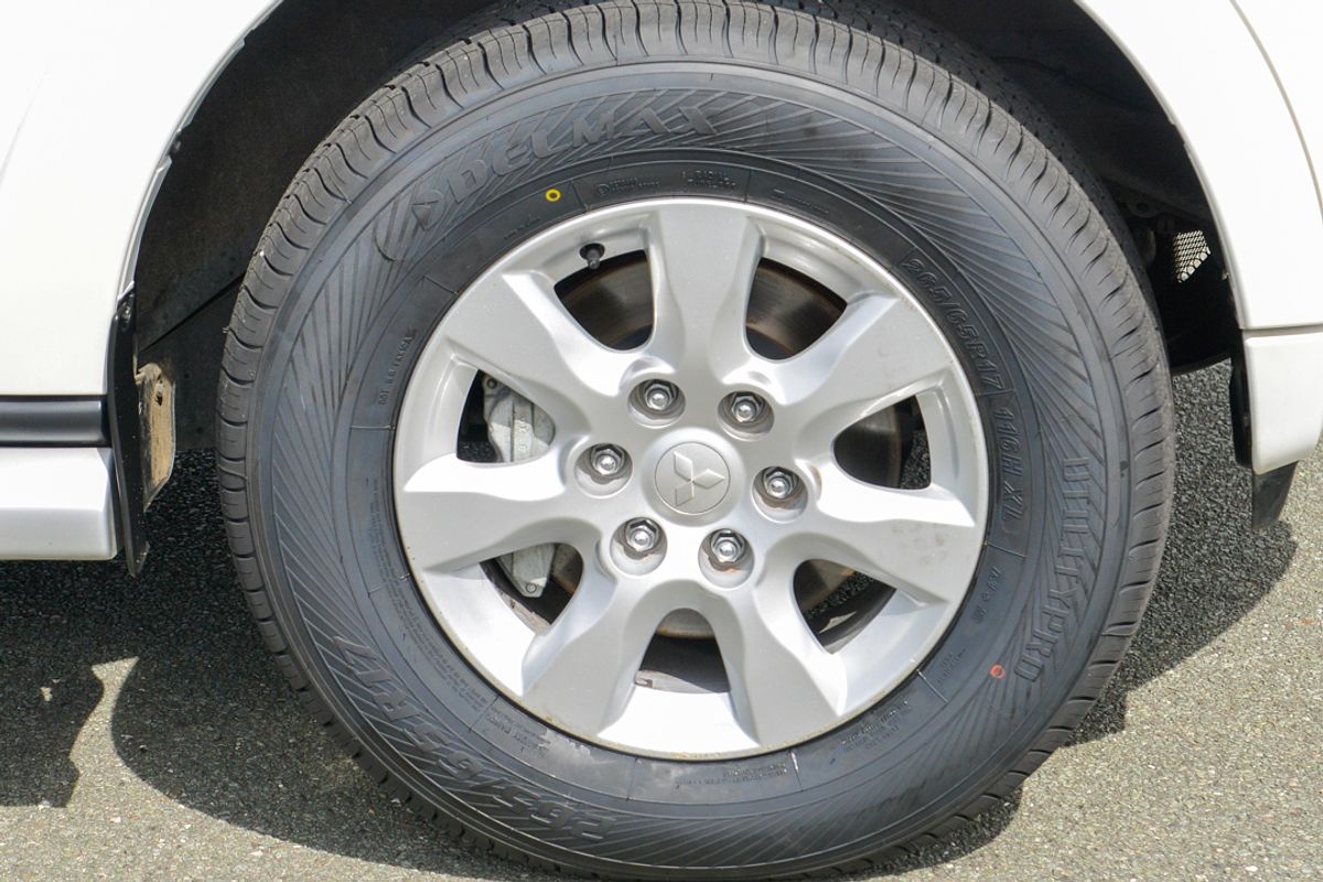 2019 Mitsubishi Pajero GLX NX