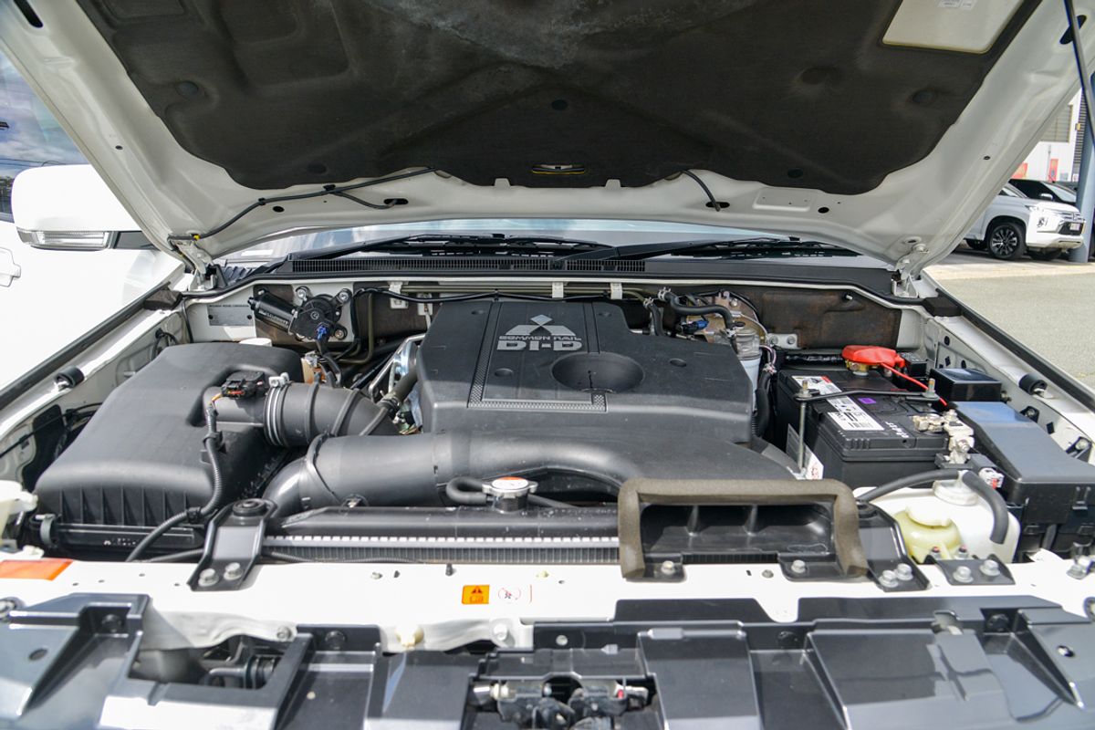 2019 Mitsubishi Pajero GLX NX